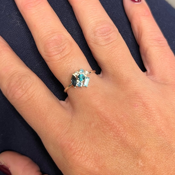 Silver Blue Crystal Ring, Size 9 - Picture 1 of 12